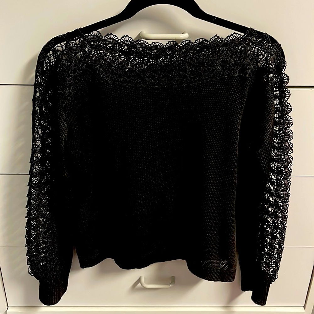 Black lace sweater 🖤